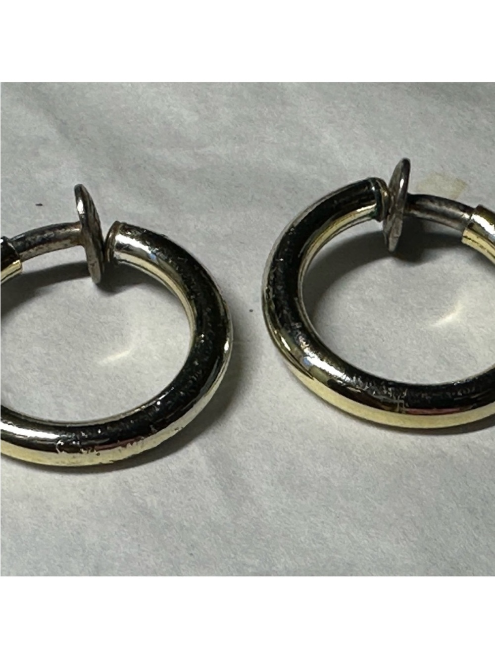 Vintage two tone metal Hoop Earrings - Picture 12 of 17
